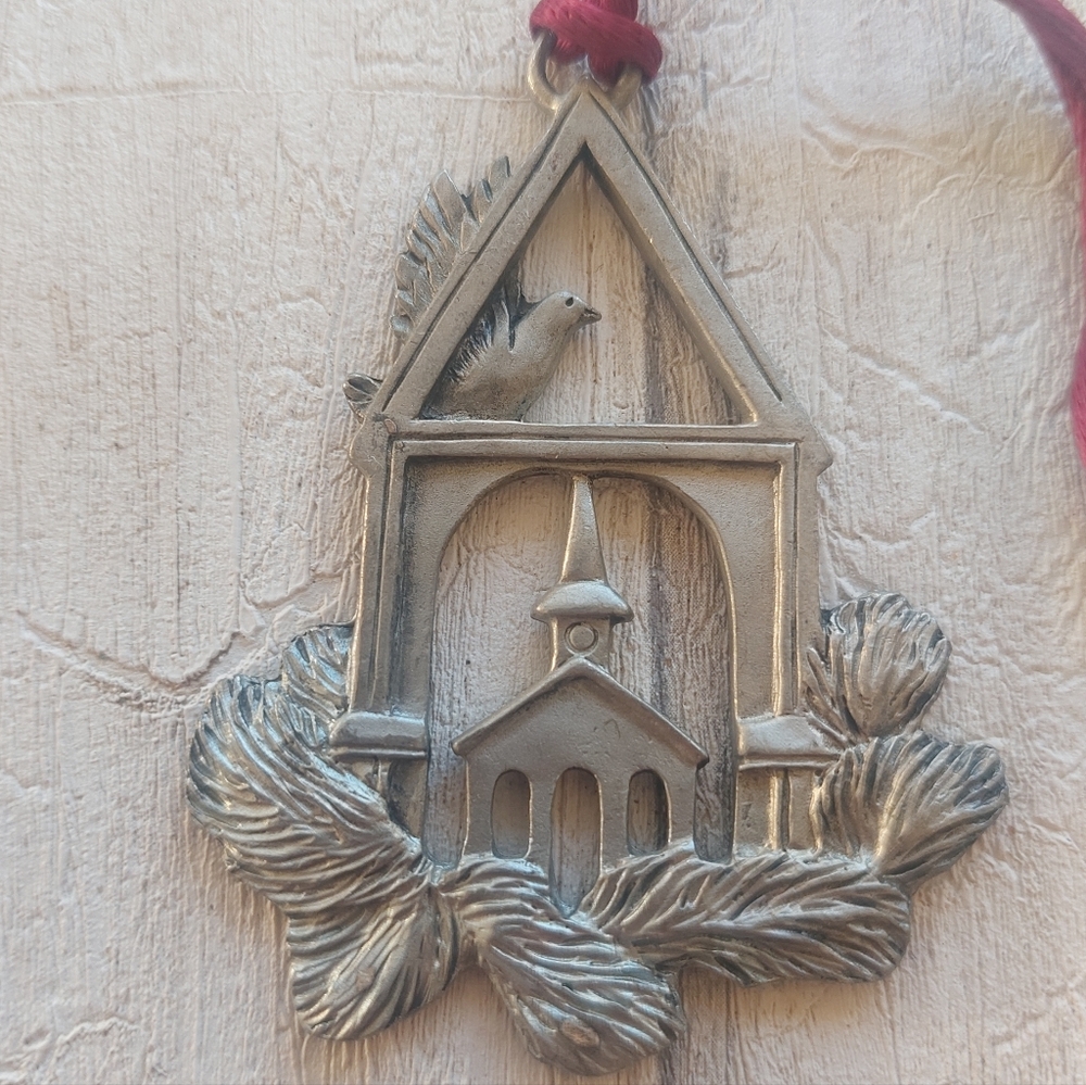 Vintage 1995 Seagull Pewter Church Chapel Ornament Medallion Plating Wear Good